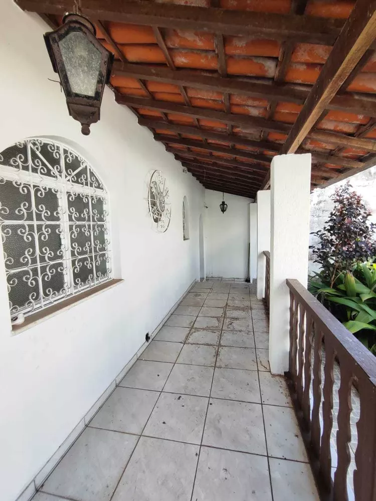 Casa à venda com 3 quartos, 200m² - Foto 3