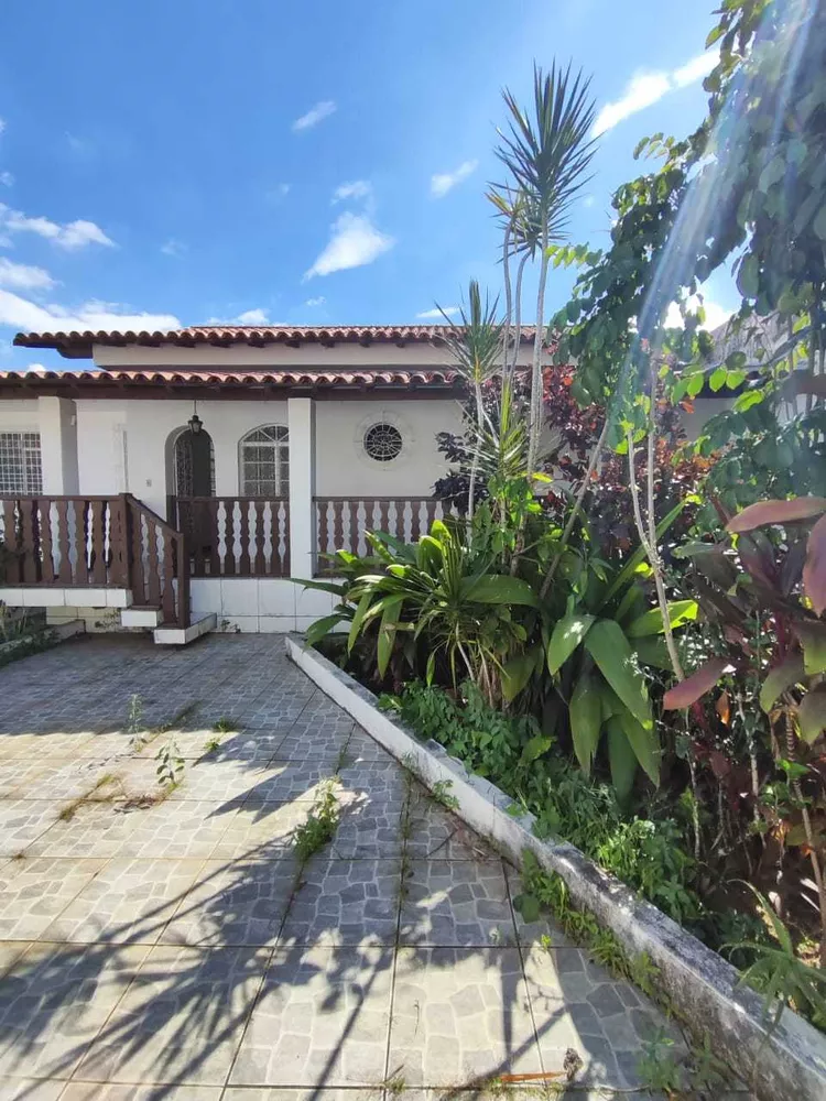 Casa à venda com 3 quartos, 200m² - Foto 2