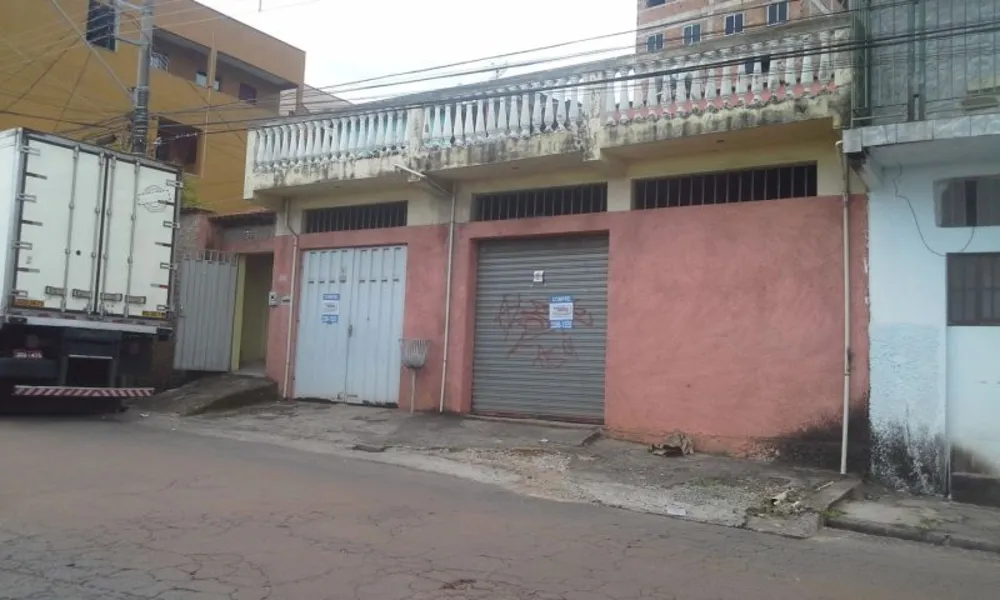 Casa, 3 quartos, 250 m² - Foto 1