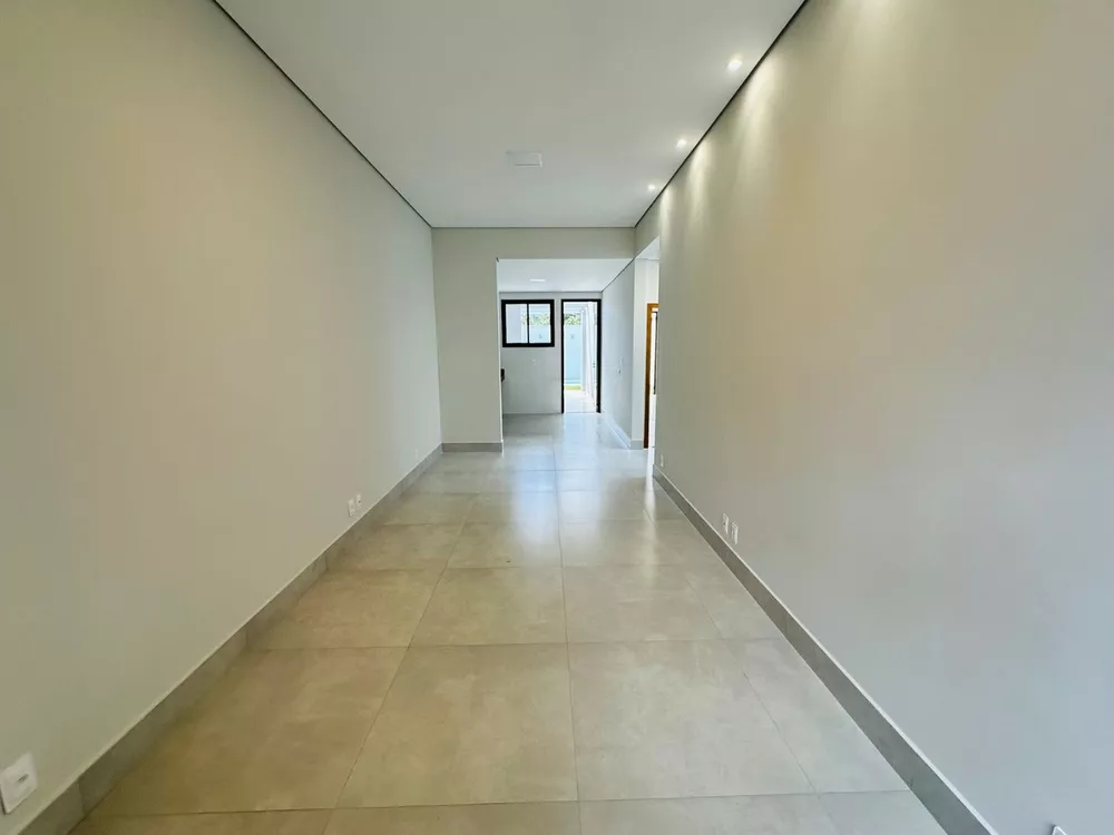 Casa à venda com 3 quartos, 100m² - Foto 3