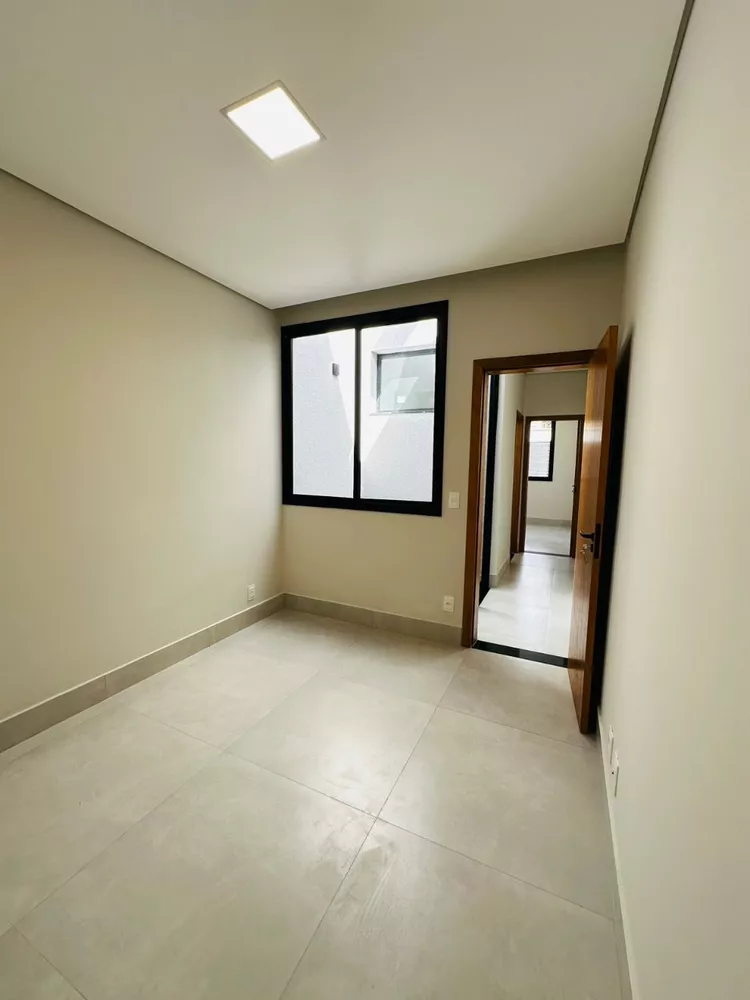 Casa à venda com 3 quartos, 100m² - Foto 2