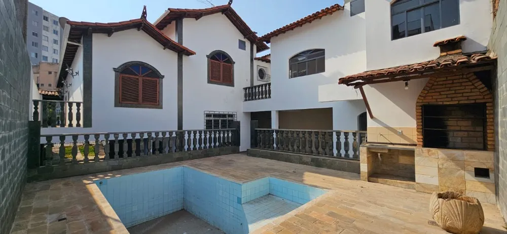 Casa, 4 quartos, 324 m² - Foto 1