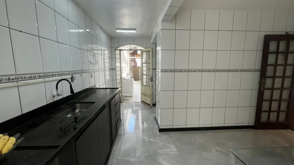 Casa, 4 quartos, 330 m² - Foto 4
