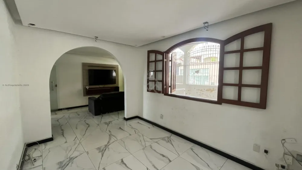 Casa, 4 quartos, 330 m² - Foto 2