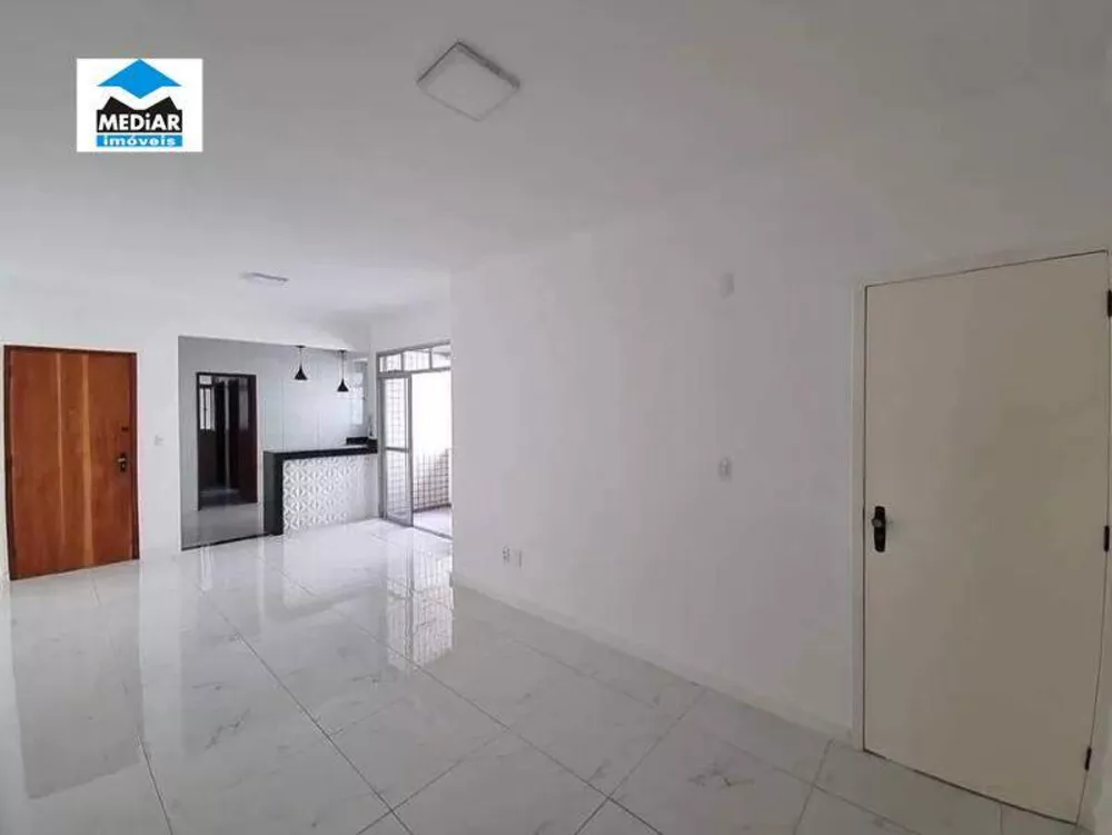 Apartamento à venda com 3 quartos, 110m² - Foto 3