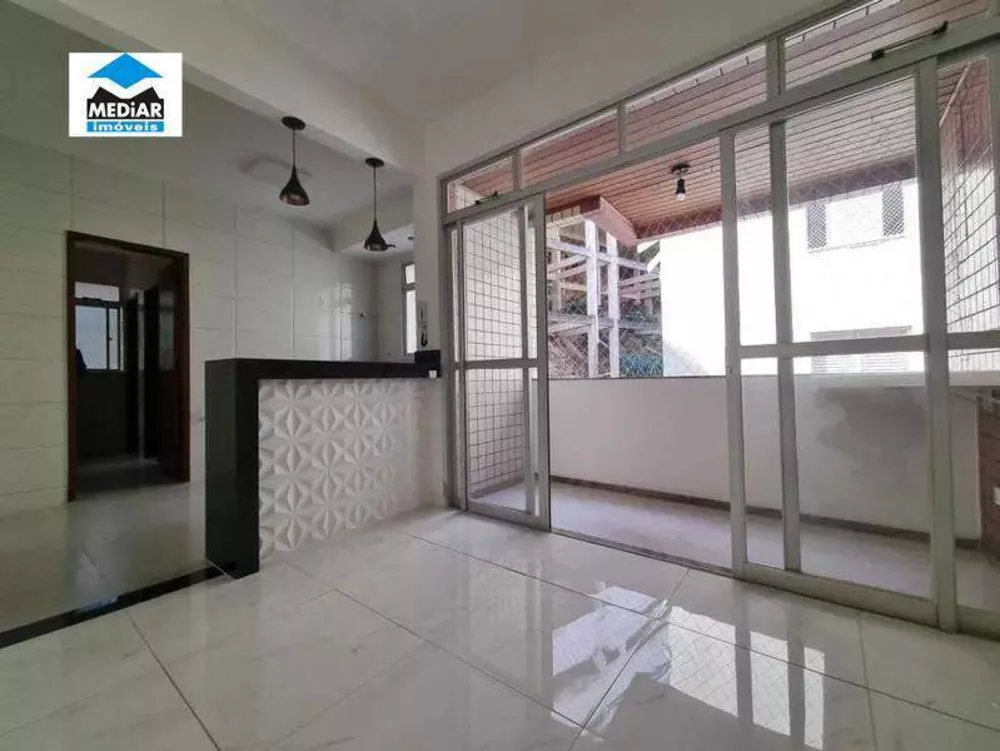 Apartamento à venda com 3 quartos, 110m² - Foto 1