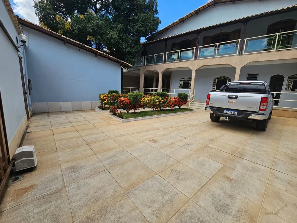 Casa, 4 quartos, 340 m² - Foto 1