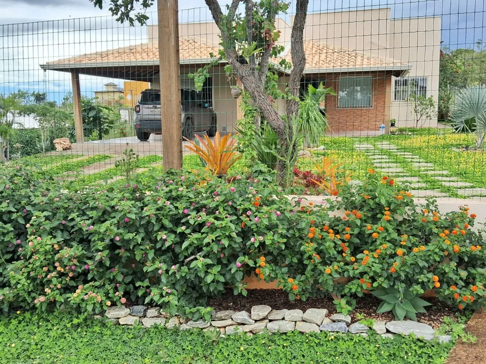 Chácara, 3 quartos, 1102 m² - Foto 1