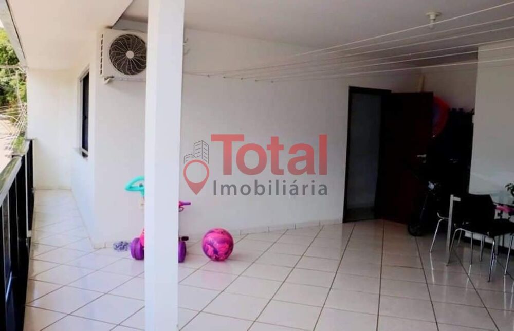 Casa à venda com 3 quartos, 200m² - Foto 3