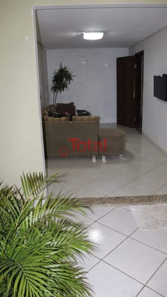 Casa à venda com 3 quartos, 200m² - Foto 1
