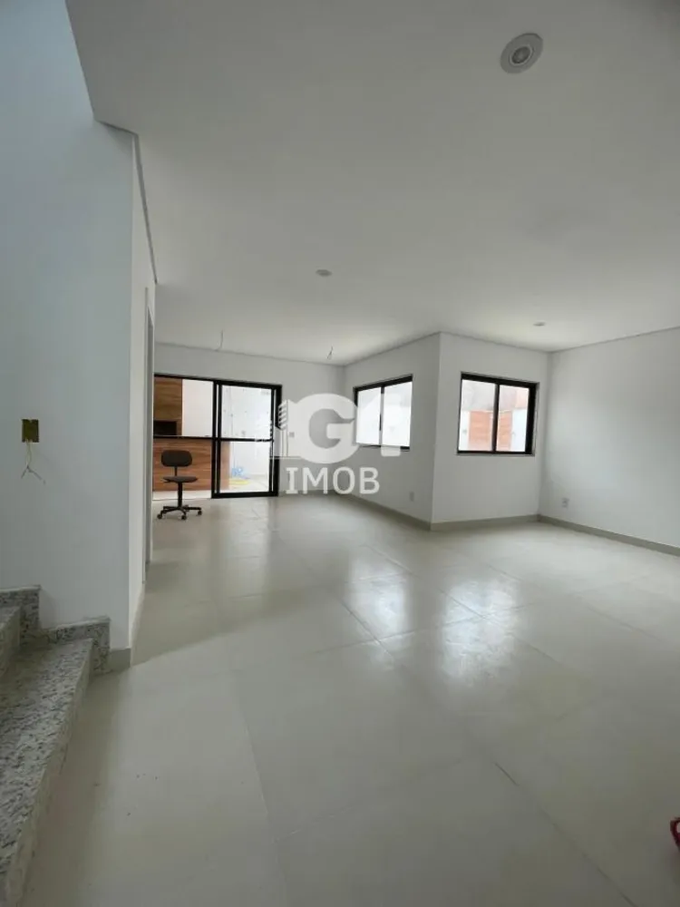 Casa, 3 quartos, 220 m² - Foto 1