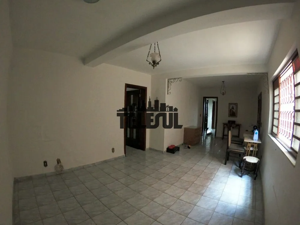 Casa, 3 quartos, 250 m² - Foto 1