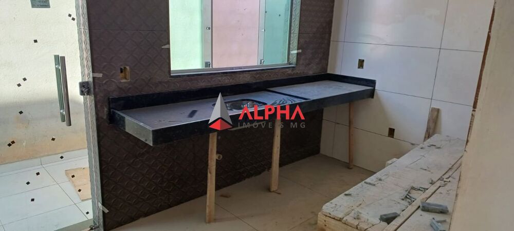 Casa à venda com 2 quartos, 90m² - Foto 4