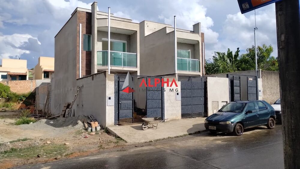 Casa à venda com 2 quartos, 90m² - Foto 2