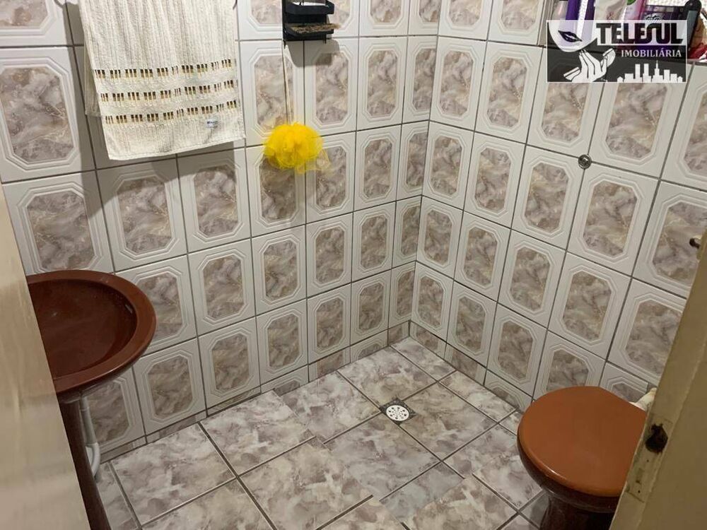 Casa à venda com 2 quartos, 115m² - Foto 2