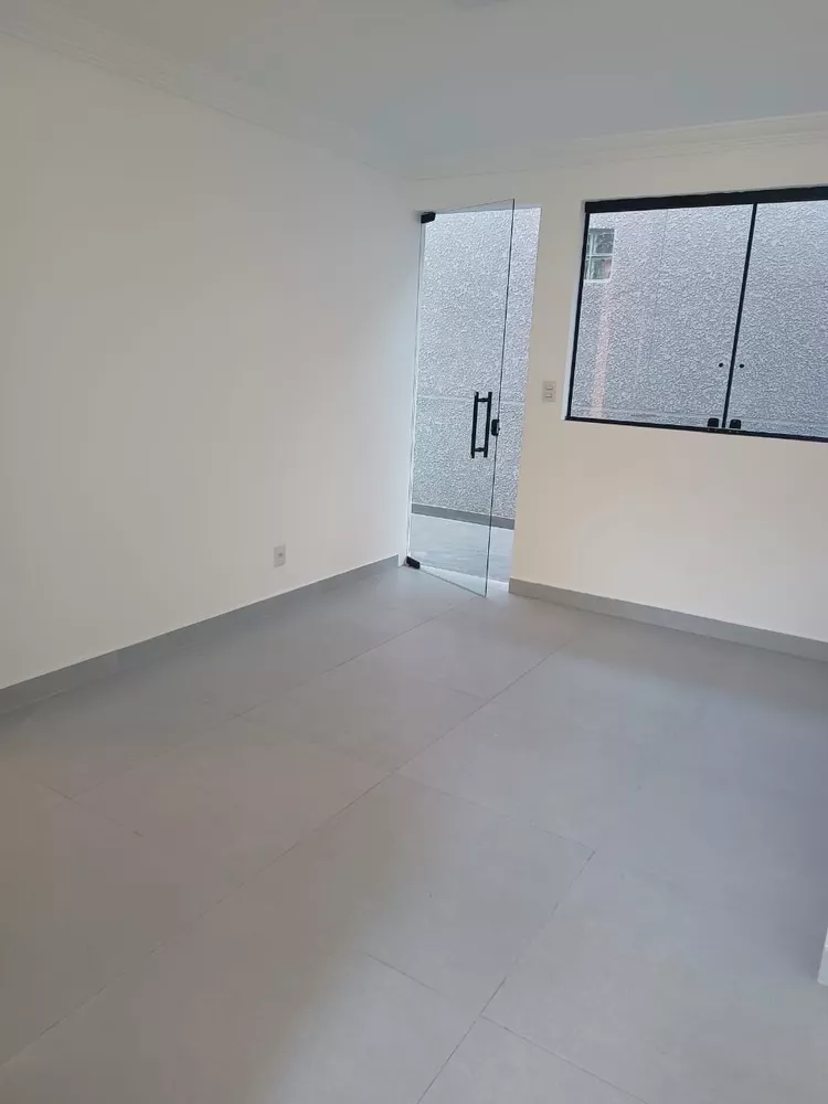 Apartamento à venda com 3 quartos, 78m² - Foto 2