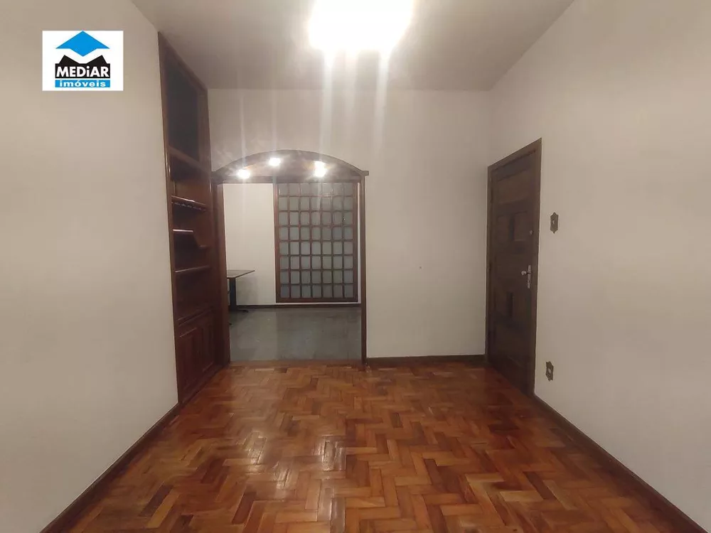 Apartamento à venda com 3 quartos, 80m² - Foto 2