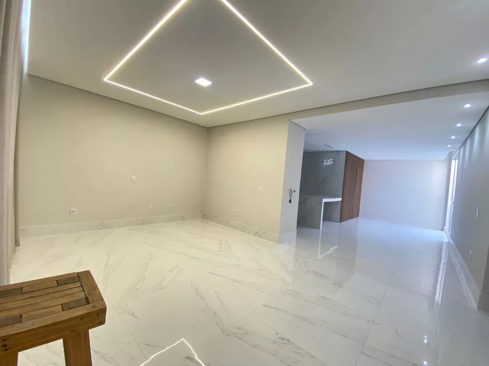 Casa à venda com 3 quartos, 320m² - Foto 10