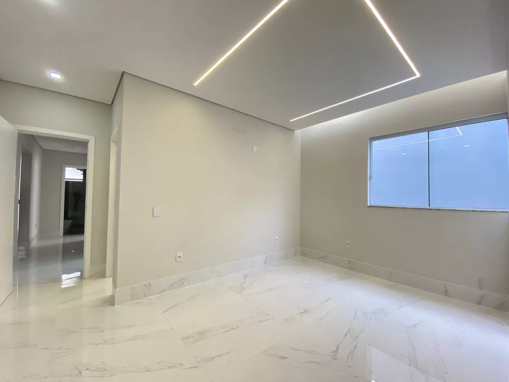 Casa à venda com 3 quartos, 320m² - Foto 3