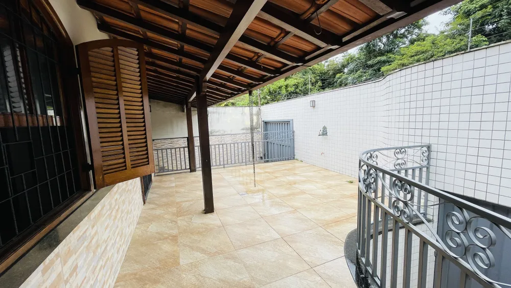 Casa, 5 quartos, 200 m² - Foto 1