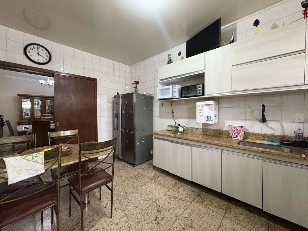 Casa, 3 quartos, 268 m² - Foto 2