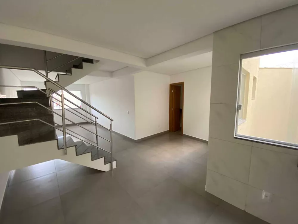 Casa à venda com 3 quartos, 135m² - Foto 3