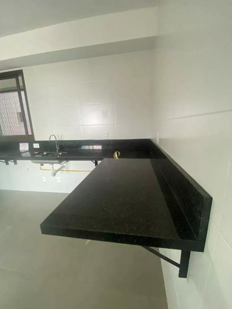 Apartamento à venda com 3 quartos, 86m² - Foto 2