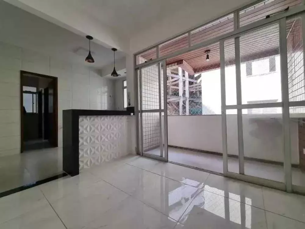 Apartamento à venda com 3 quartos, 110m² - Foto 1