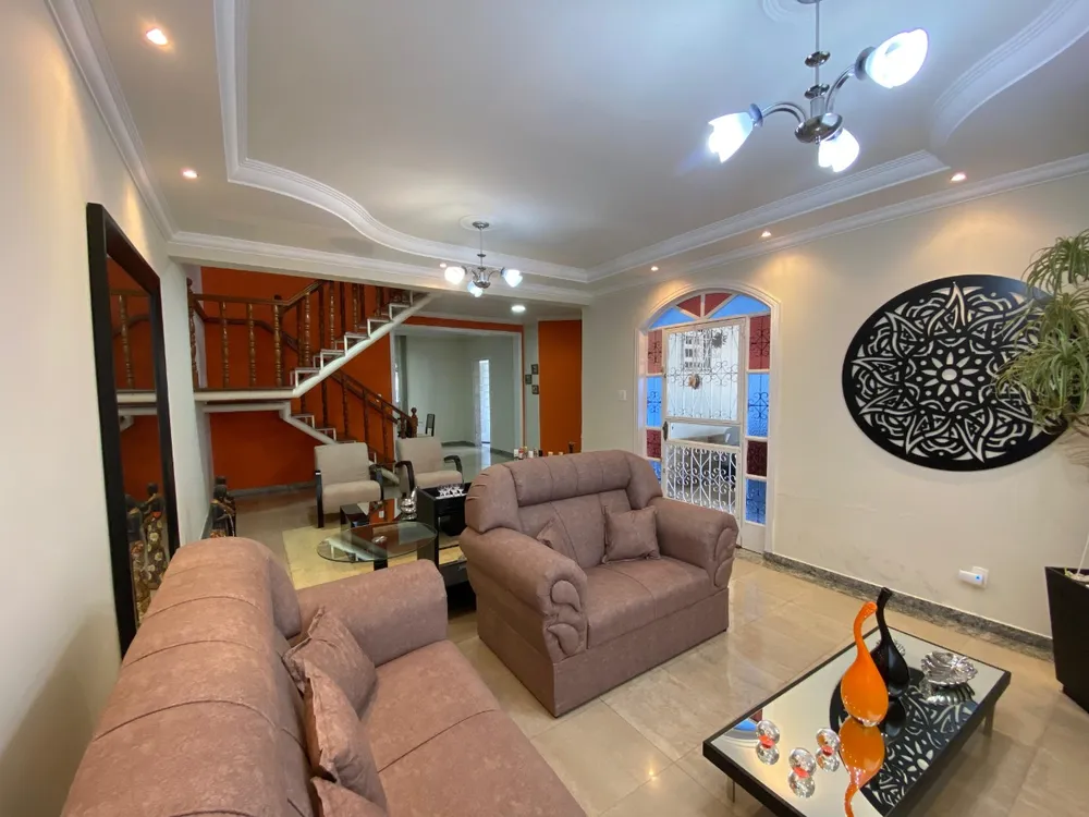 Casa, 3 quartos, 260 m² - Foto 1