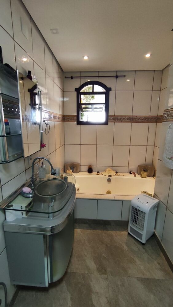 Casa à venda com 4 quartos, 530m² - Foto 4