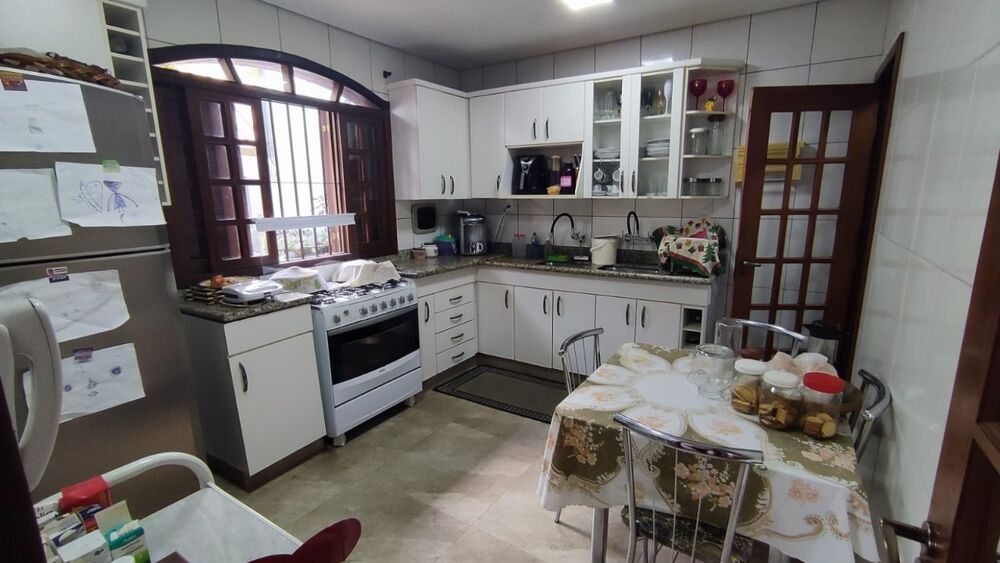 Casa à venda com 4 quartos, 530m² - Foto 1