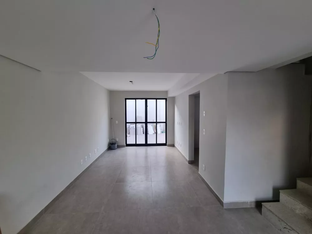 Casa à venda com 3 quartos, 145m² - Foto 1