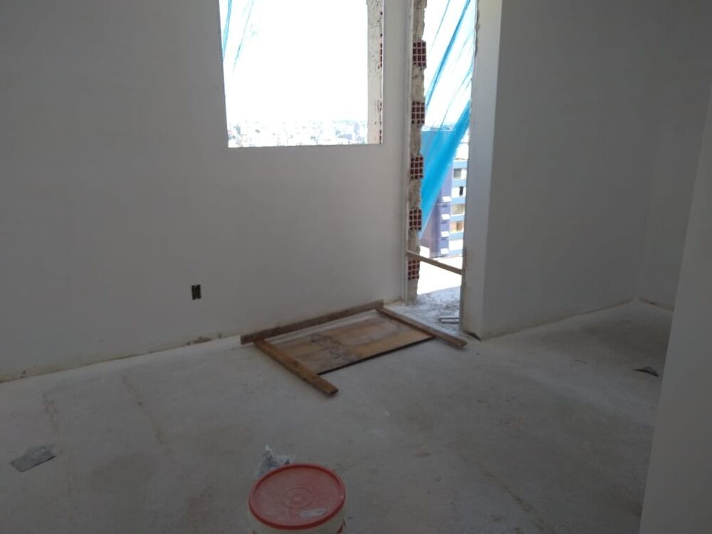 Apartamento à venda com 2 quartos, 70m² - Foto 1
