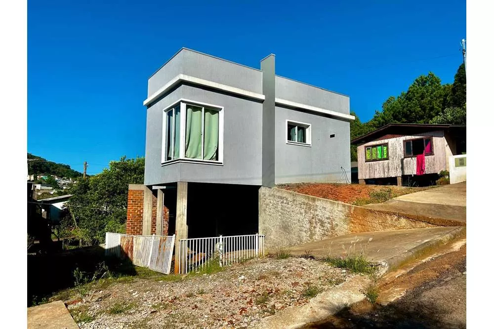 Casa à venda com 1 quarto, 97m² - Foto 1