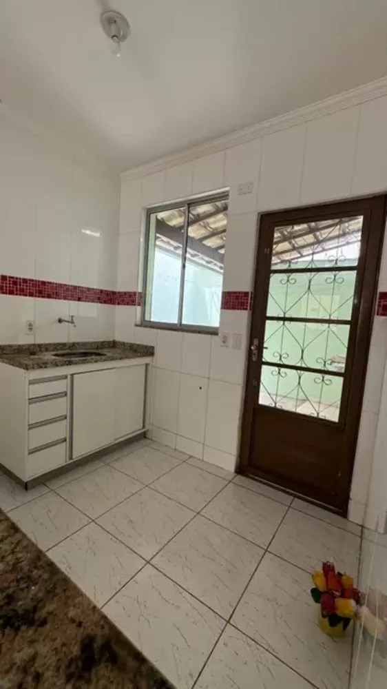 Casa à venda com 2 quartos, 64m² - Foto 6