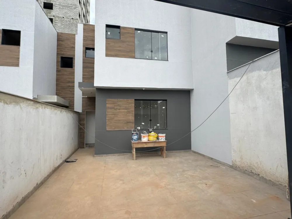 Casa, 3 quartos, 102 m² - Foto 1