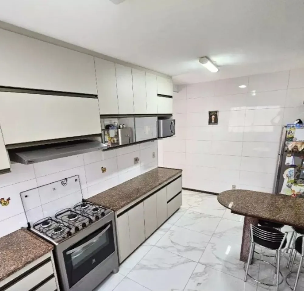 Casa, 3 quartos, 211 m² - Foto 4