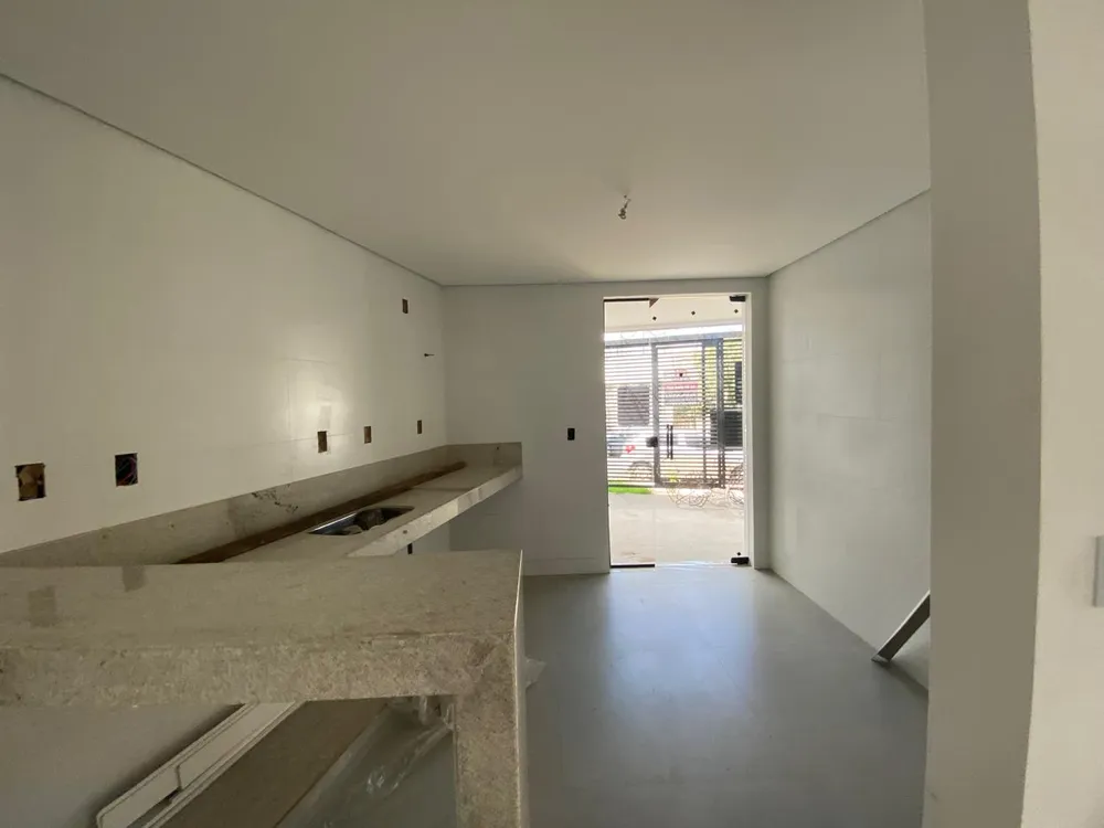 Casa, 3 quartos, 197 m² - Foto 3