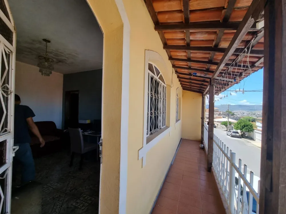 Casa, 4 quartos, 360 m² - Foto 2