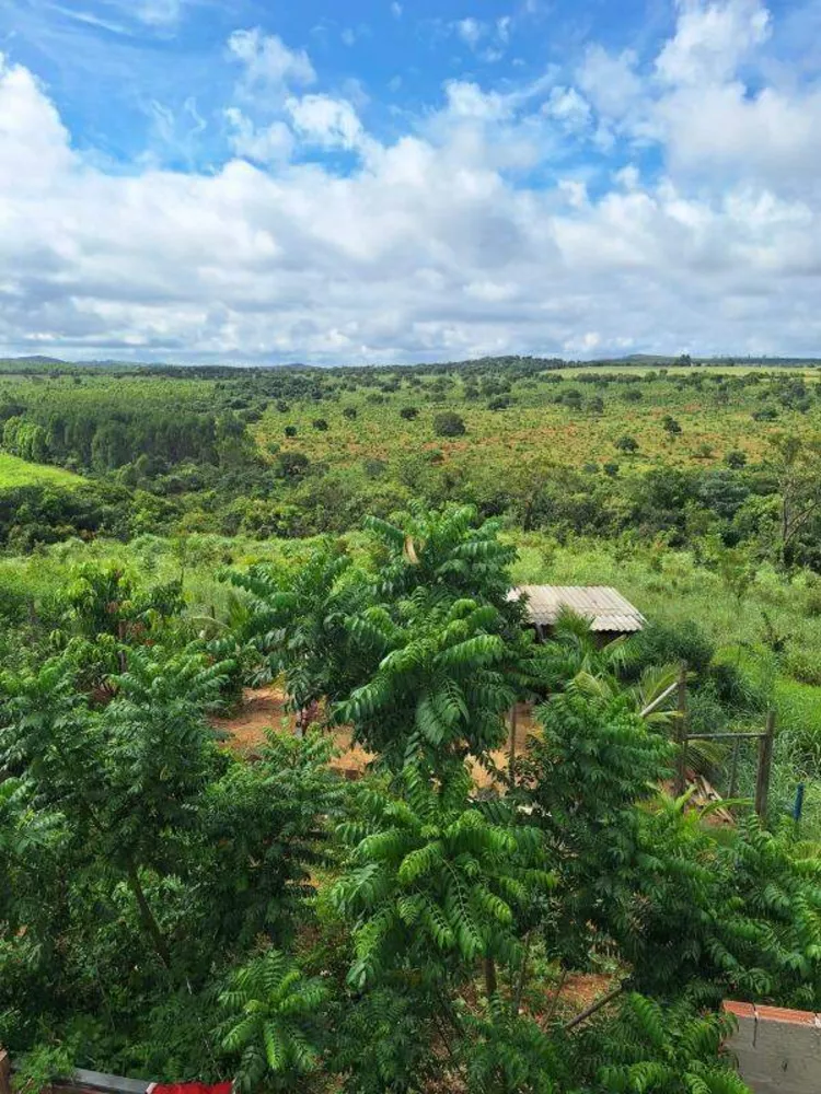 Chácara à venda com 2 quartos, 2200m² - Foto 1