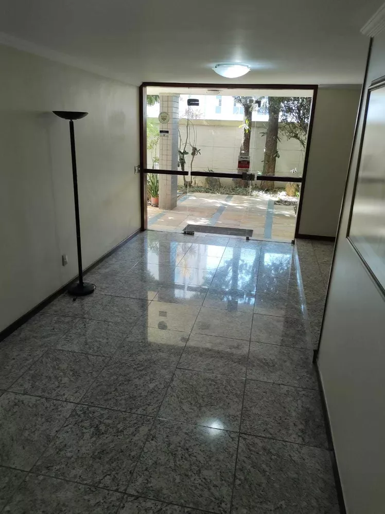 Apartamento à venda com 4 quartos, 188m² - Foto 2