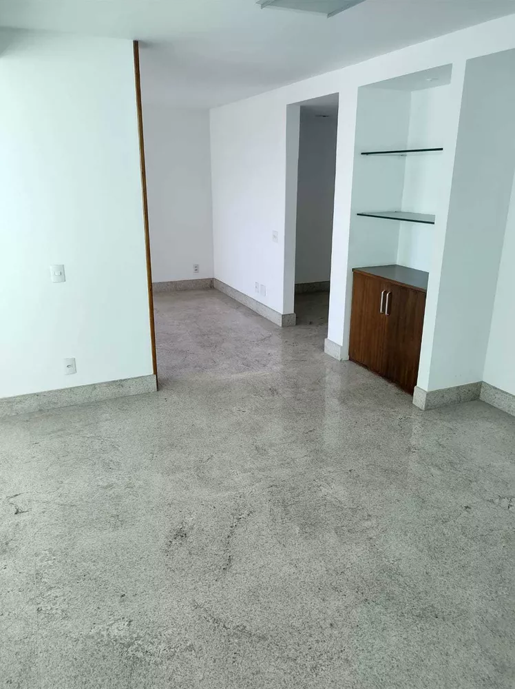 Apartamento à venda com 4 quartos, 188m² - Foto 7