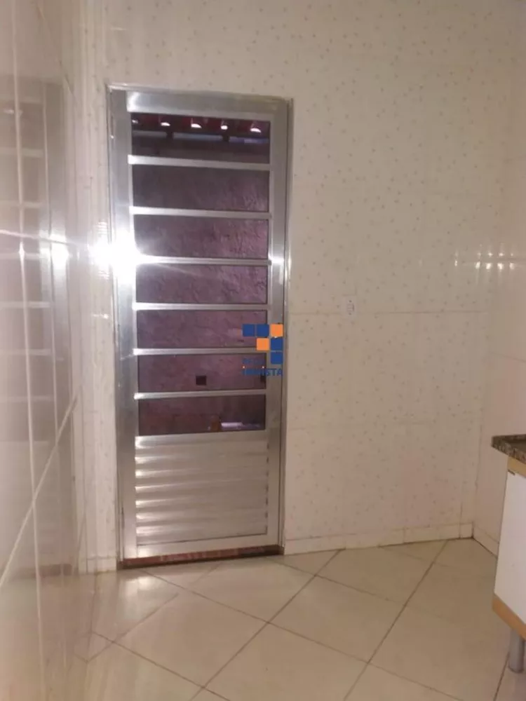 Casa à venda com 2 quartos, 90m² - Foto 5