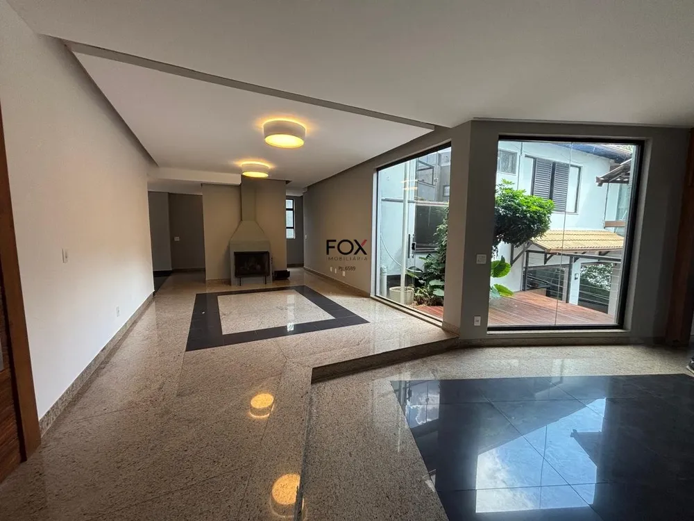Casa, 4 quartos, 253 m² - Foto 1