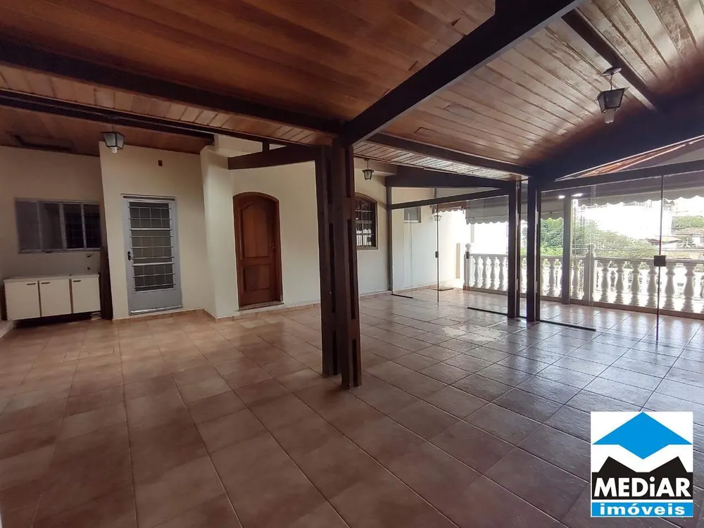 Casa, 3 quartos, 250 m² - Foto 1