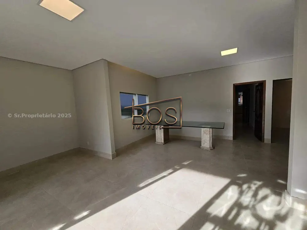Casa, 3 quartos, 250 m² - Foto 1