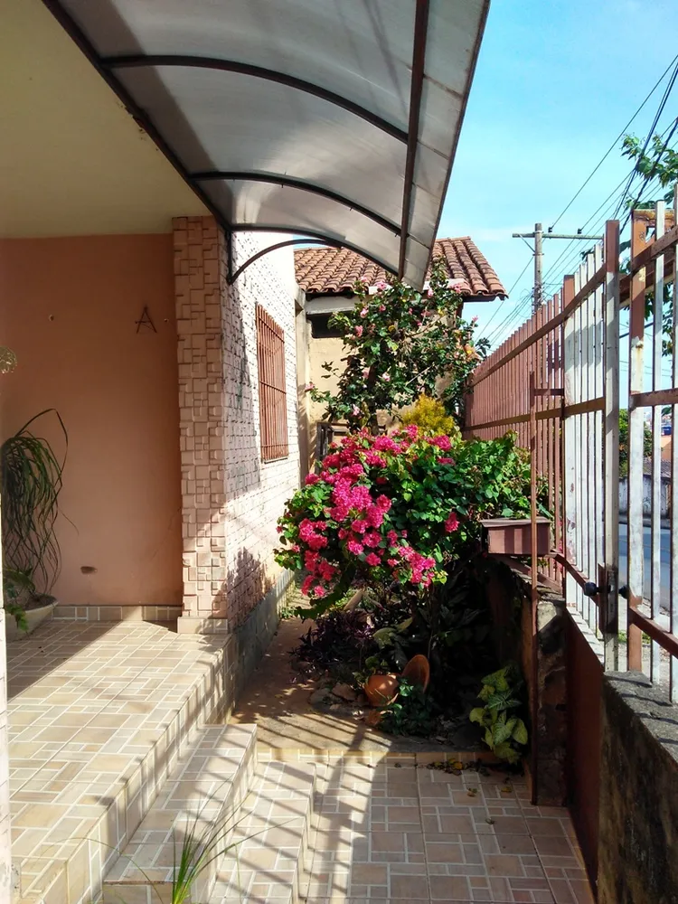 Casa, 6 quartos, 238 m² - Foto 1