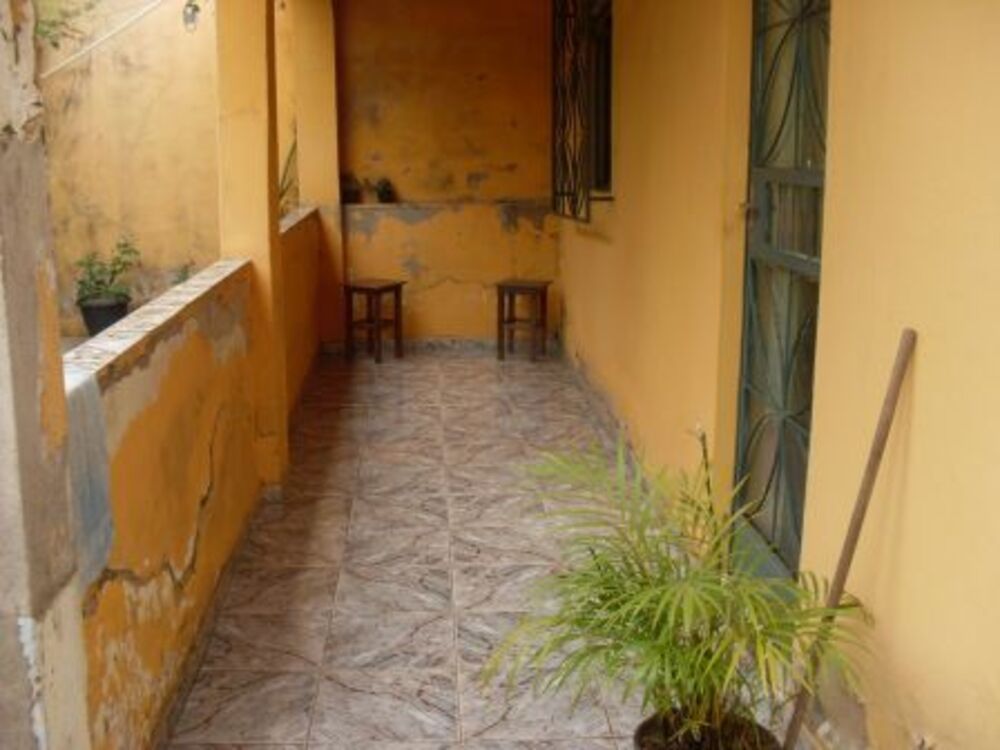 Casa à venda com 3 quartos, 360m² - Foto 1