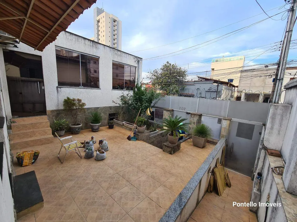 Casa, 4 quartos, 197 m² - Foto 1