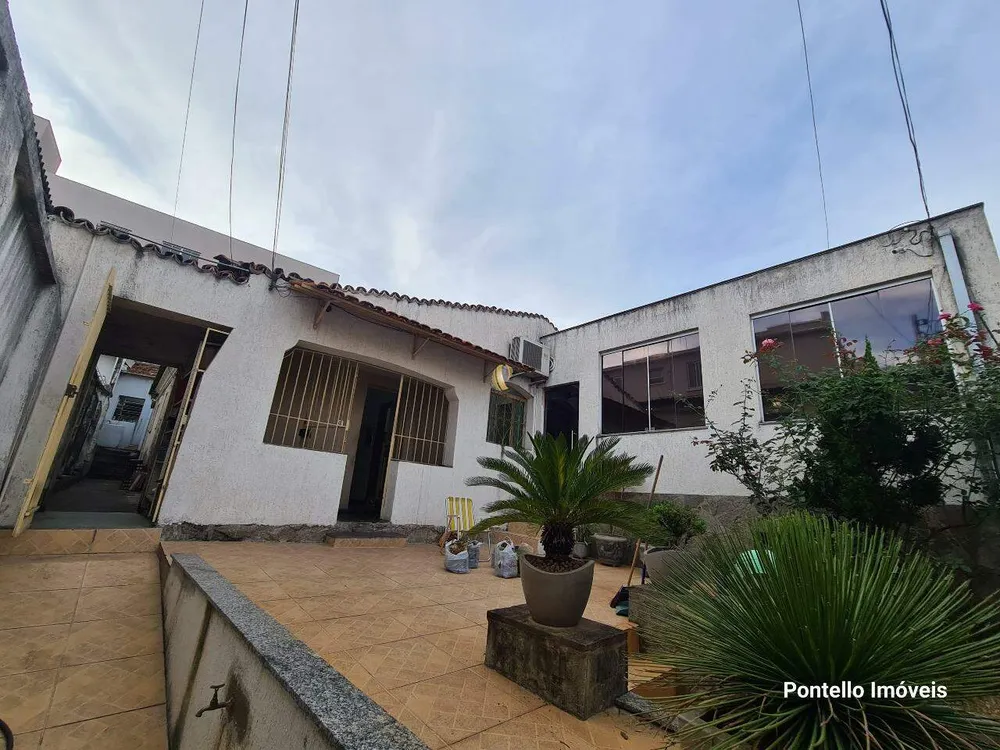 Casa, 4 quartos, 197 m² - Foto 1